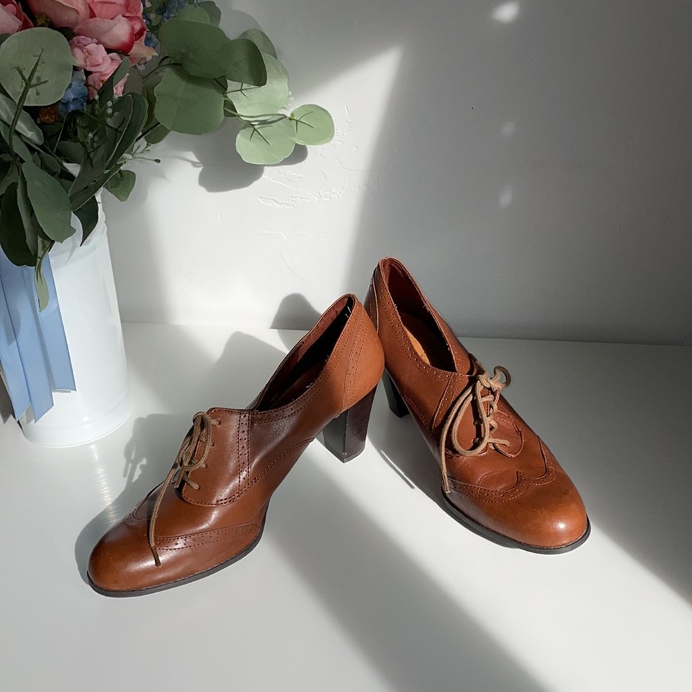 Brown oxford style heels etienne aigner womens brown leather oxford wingtip